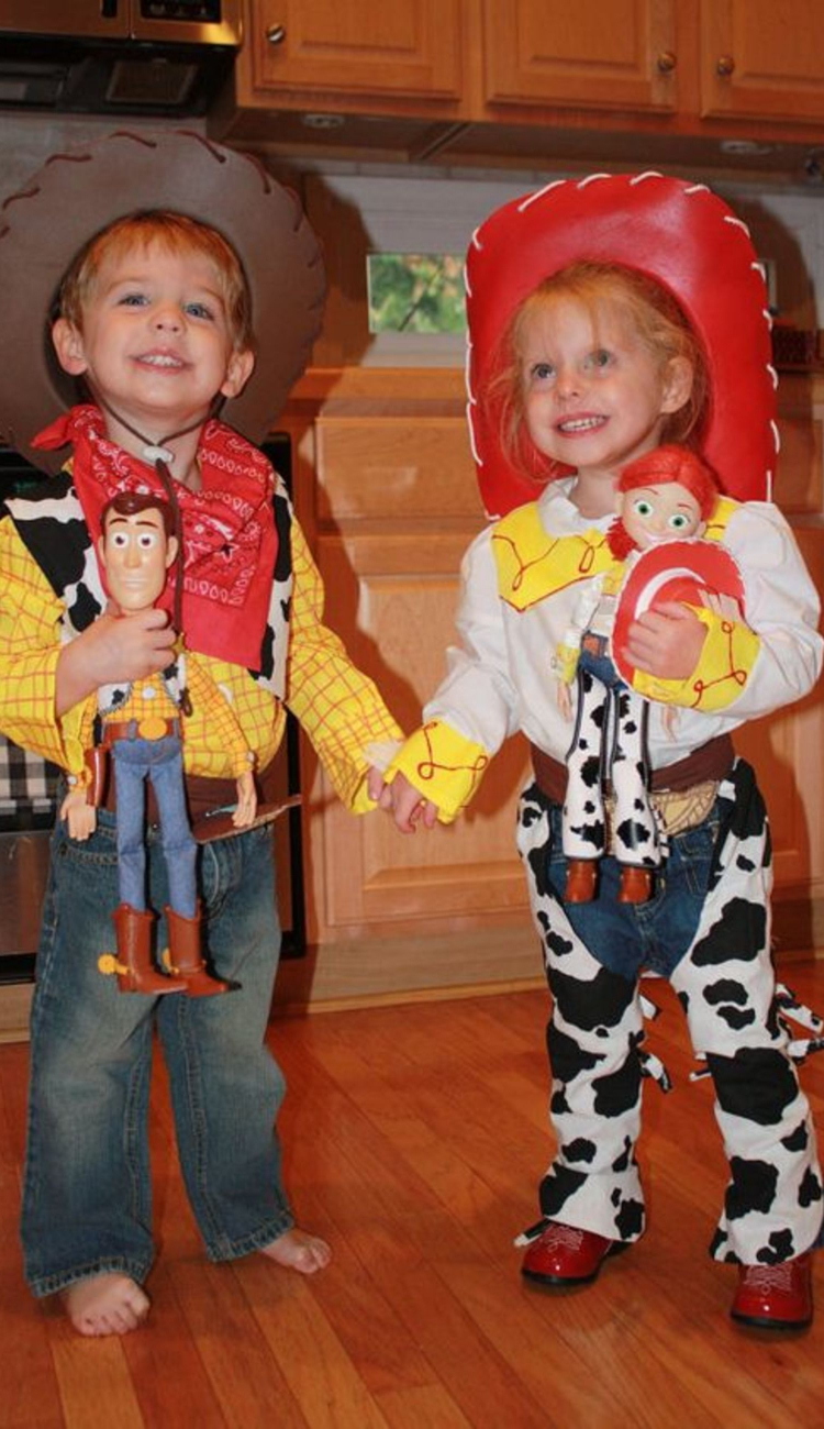 LOVE these Toy Story costumes!  Woody and Jessie!
